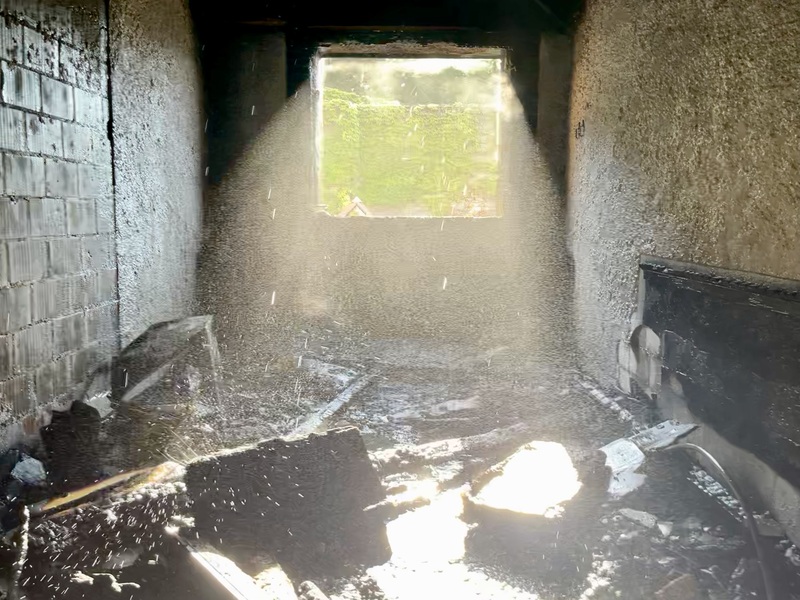 Manchmal erzählt ein einziges Detail mehr als ein ganzes Gebäude. Verwüstung